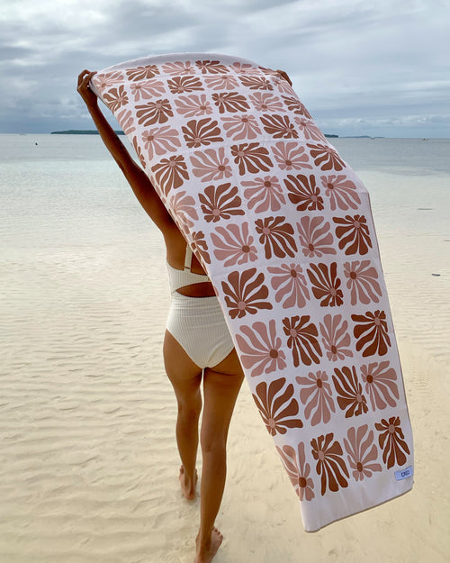 Akaia Towel
